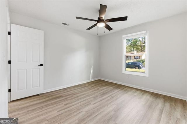 6385 Emerald Pointe Circle, College Park, GA 30349