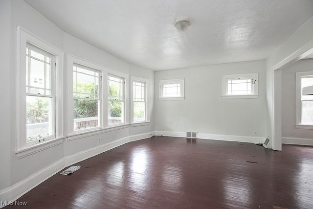 14206 Glenside Road, Cleveland, OH 44110