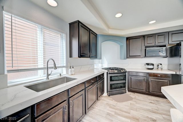 6871 Treble Clef Avenue, Las Vegas, NV 89139