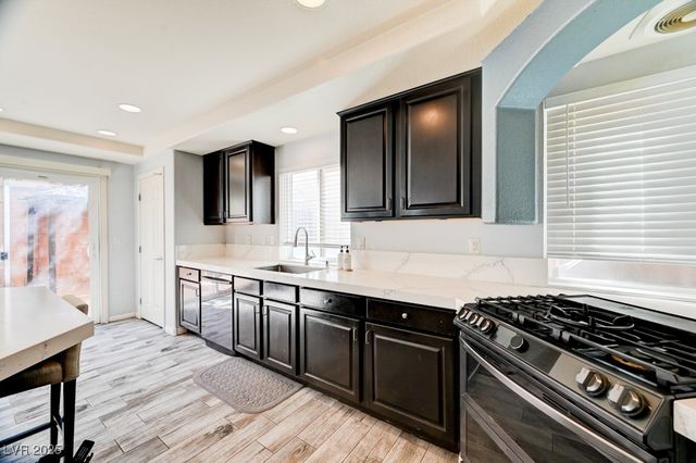 6871 Treble Clef Avenue, Las Vegas, NV 89139