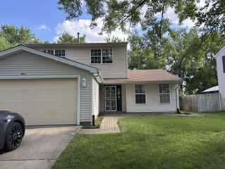 1013 W Briarcliff Road, Bolingbrook, IL 60440