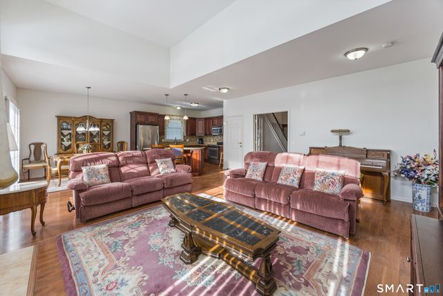 39 Phillips Farm Road 39, East Hartford, CT 06118