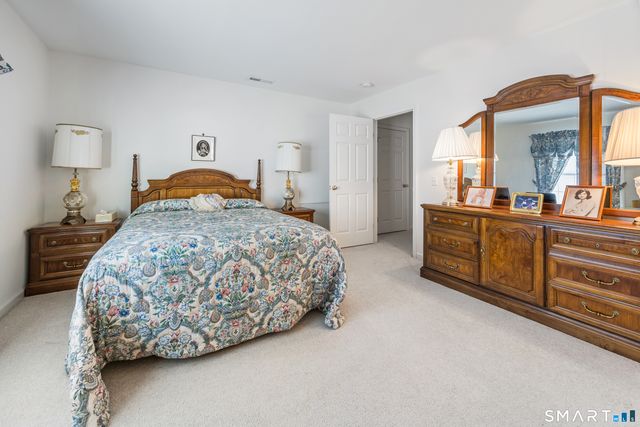 39 Phillips Farm Road 39, East Hartford, CT 06118