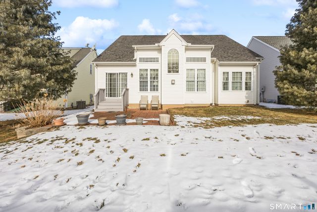 39 Phillips Farm Road 39, East Hartford, CT 06118