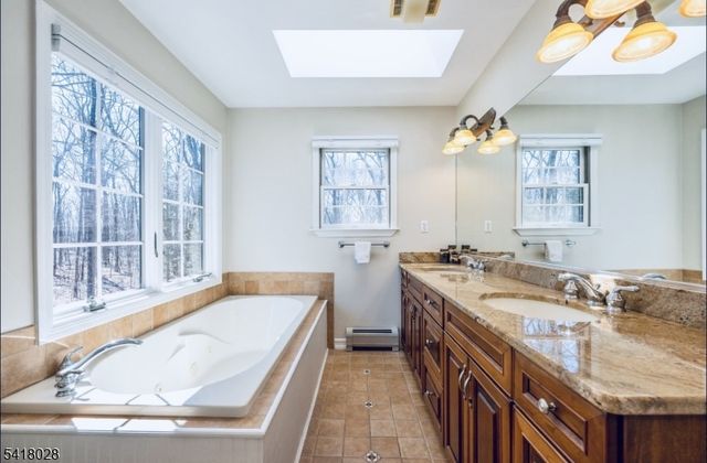 9 Buckhaven Trl, Hardyston Twp., NJ 07460