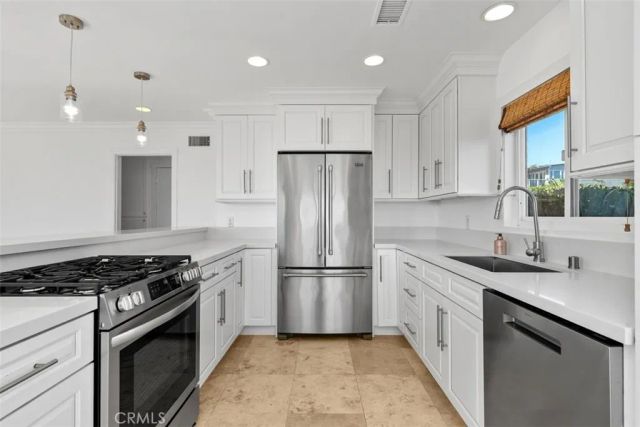 1285 Cortez Avenue, Laguna Beach, CA 92651