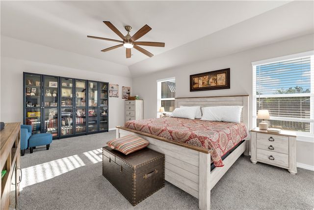 608 W Buffalo Avenue, Gentry, AR 72734