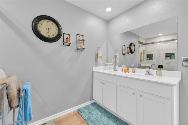 608 W Buffalo Avenue, Gentry, AR 72734