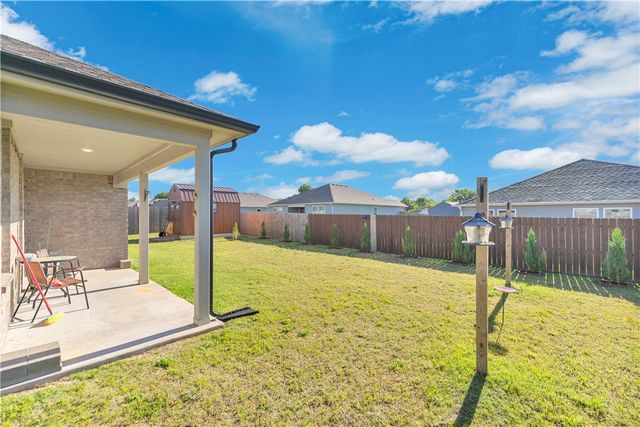 608 W Buffalo Avenue, Gentry, AR 72734