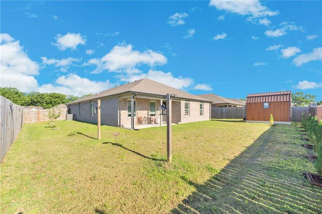 608 W Buffalo Avenue, Gentry, AR 72734