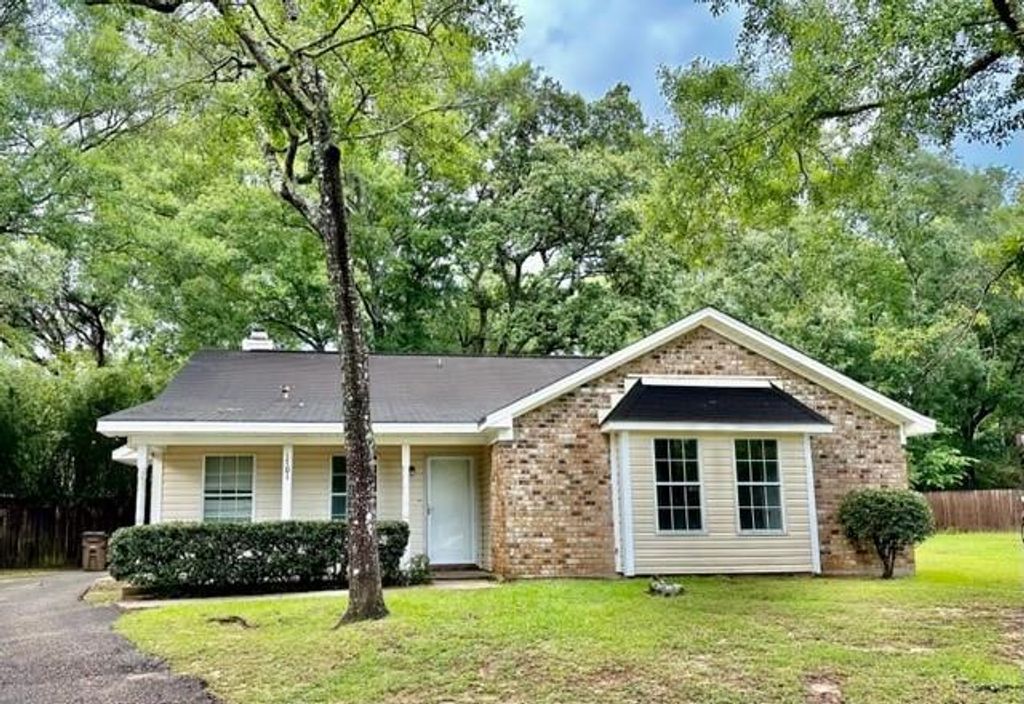1701 Aspen Wood Court, Mobile, AL 36609