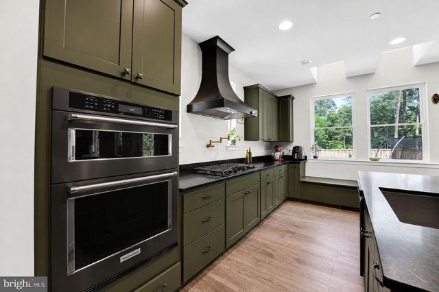 8215 ATHENA LN, Severn, MD 21144