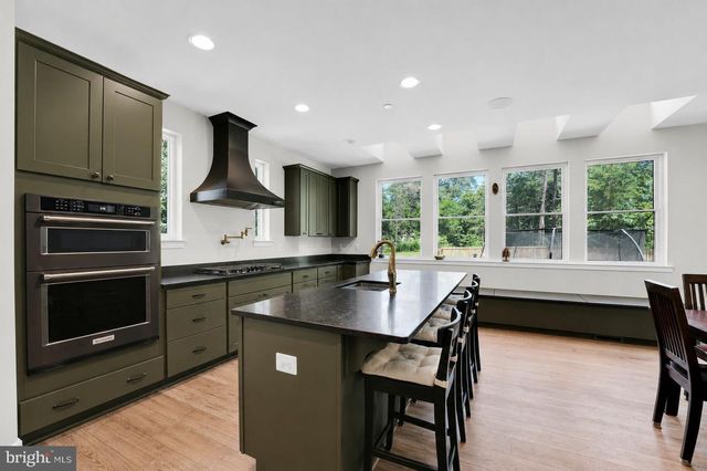 8215 ATHENA LN, Severn, MD 21144