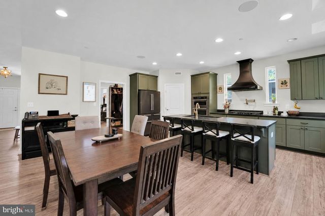 8215 ATHENA LN, Severn, MD 21144