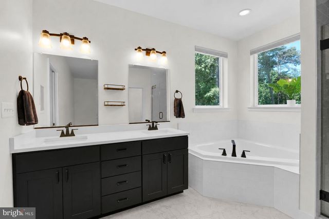 8215 ATHENA LN, Severn, MD 21144