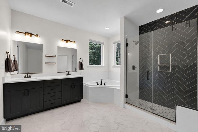 8215 ATHENA LN, Severn, MD 21144