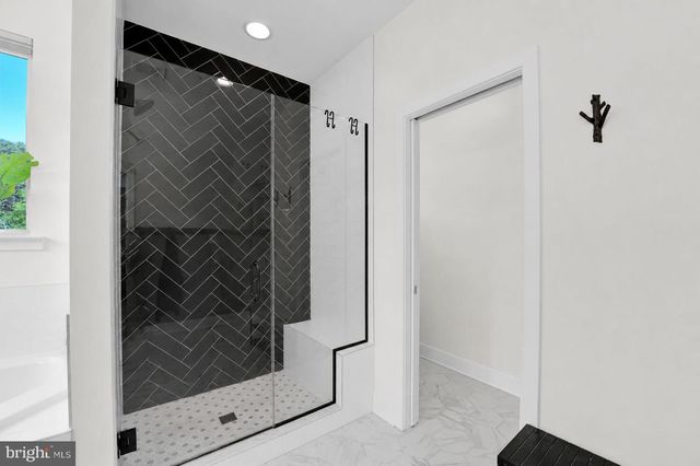 8215 ATHENA LN, Severn, MD 21144