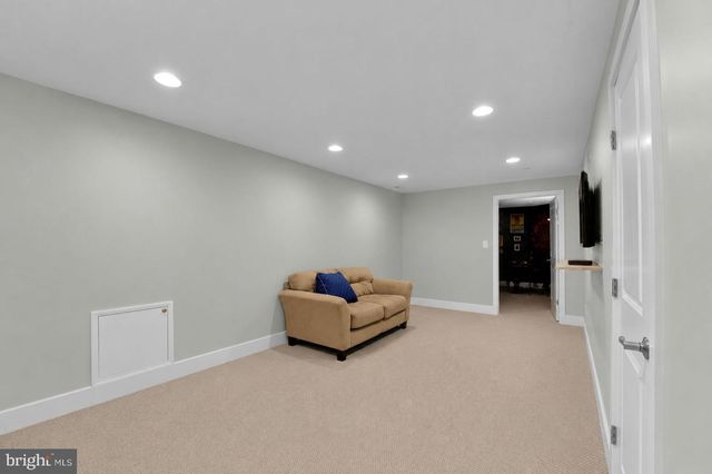 8215 ATHENA LN, Severn, MD 21144