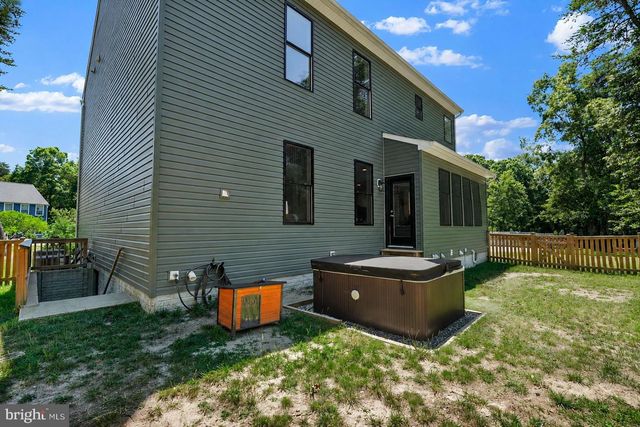 8215 ATHENA LN, Severn, MD 21144