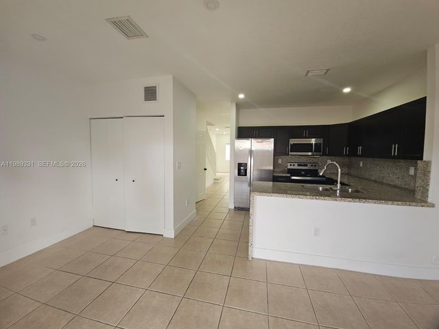 10919 SW 182nd Ln, Miami, FL 33157