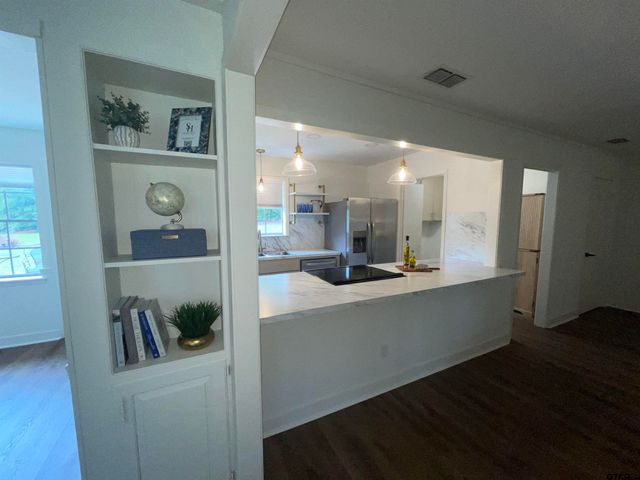 15021 Hillview, Tyler, TX 75703