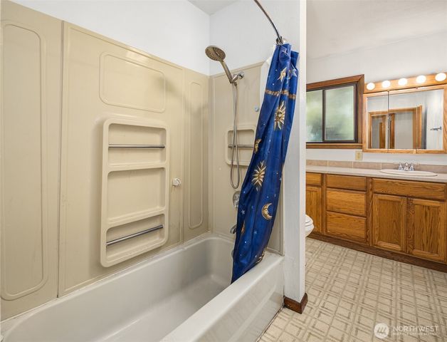 6933 51st Avenue NE, Marysville, WA 98270