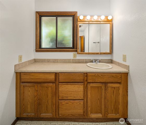 6933 51st Avenue NE, Marysville, WA 98270