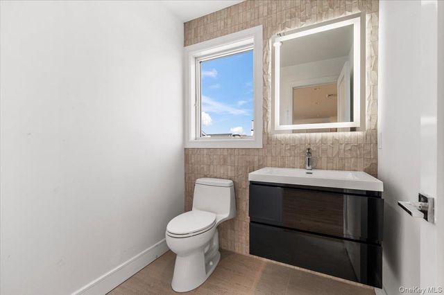 56 Oregon Street, Long Beach, NY 11561