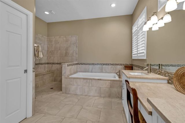 7192 RUE DE PALISADES 12, Sarasota, FL 34238