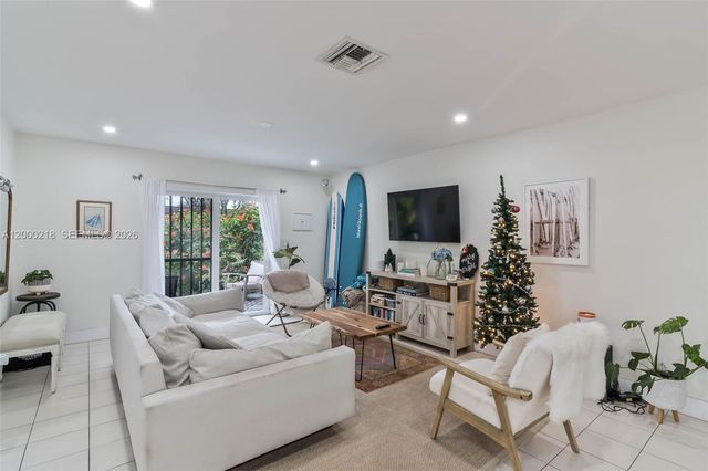 970 Benevento Ave 970, Coral Gables, FL 33146