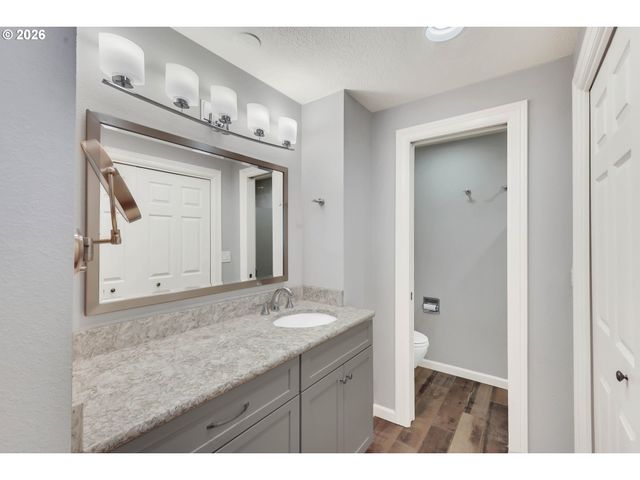 1995 Sw 27TH Dr, Gresham, OR 97080