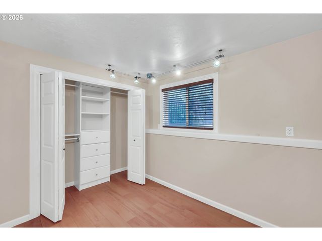 1995 Sw 27TH Dr, Gresham, OR 97080