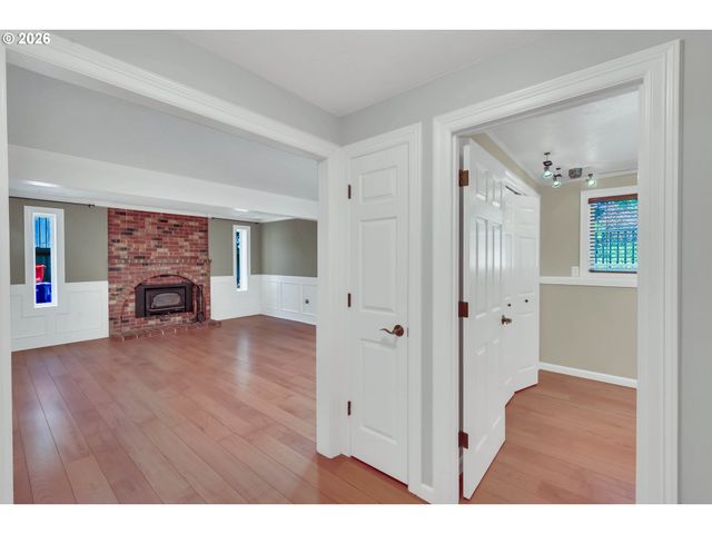 1995 Sw 27TH Dr, Gresham, OR 97080
