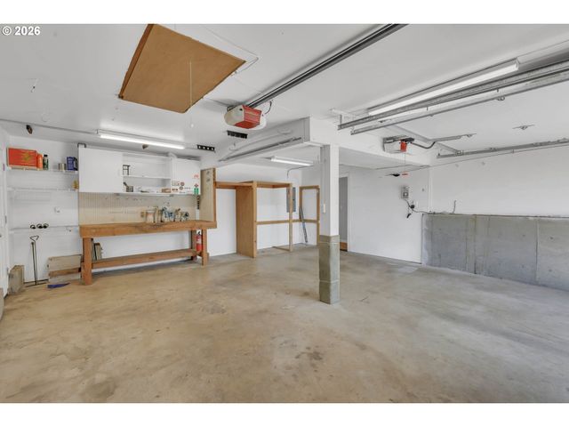 1995 Sw 27TH Dr, Gresham, OR 97080