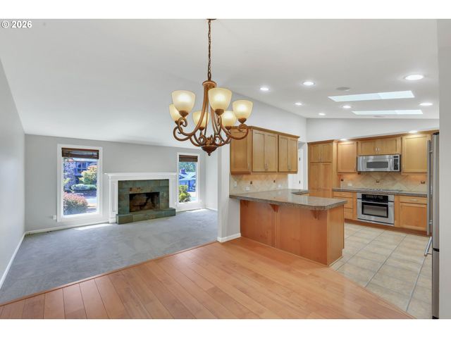 1995 Sw 27TH Dr, Gresham, OR 97080