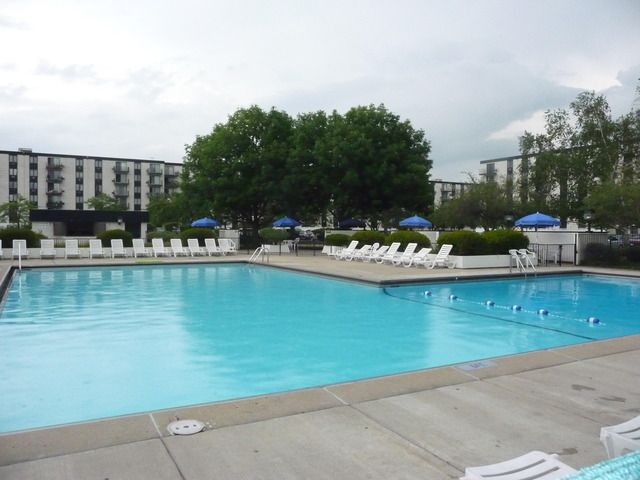 9074 W Terrace Drive 5C, Niles, IL 60714