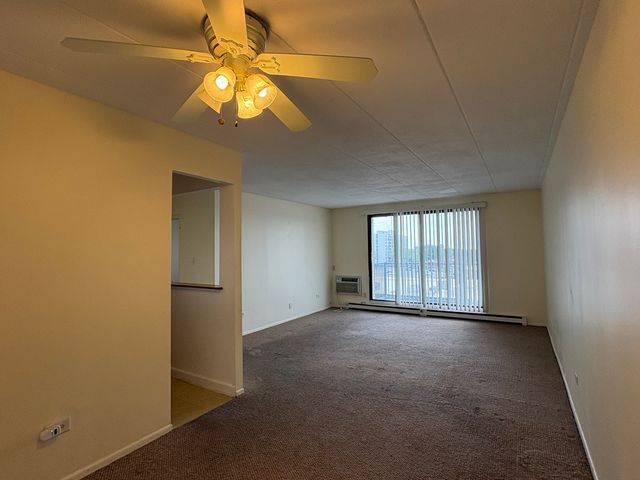 9074 W Terrace Drive 5C, Niles, IL 60714
