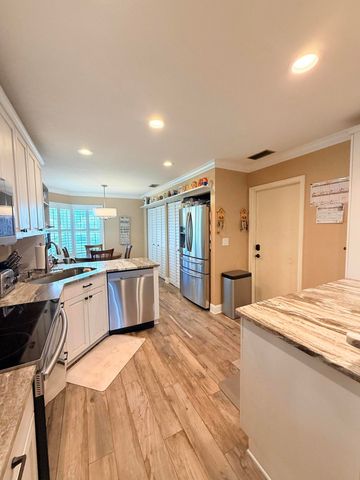 186 Citrus Trail Circle, Boynton Beach, FL 33436