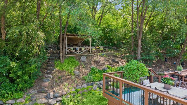 13225 Court Place, Burnsville, MN 55337