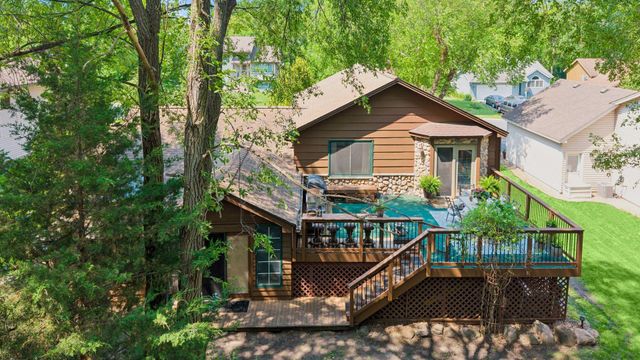 13225 Court Place, Burnsville, MN 55337