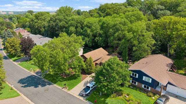 13225 Court Place, Burnsville, MN 55337