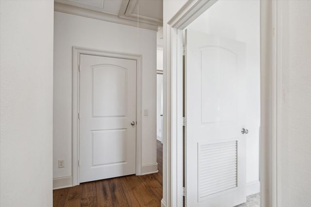 86 S Creekside Court, Houston, TX 77055