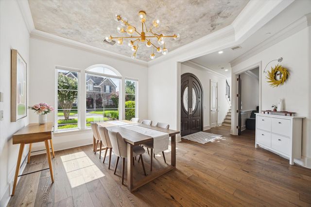 86 S Creekside Court, Houston, TX 77055