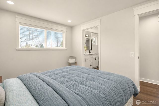 5306 26th Avenue S, Seattle, WA 98118