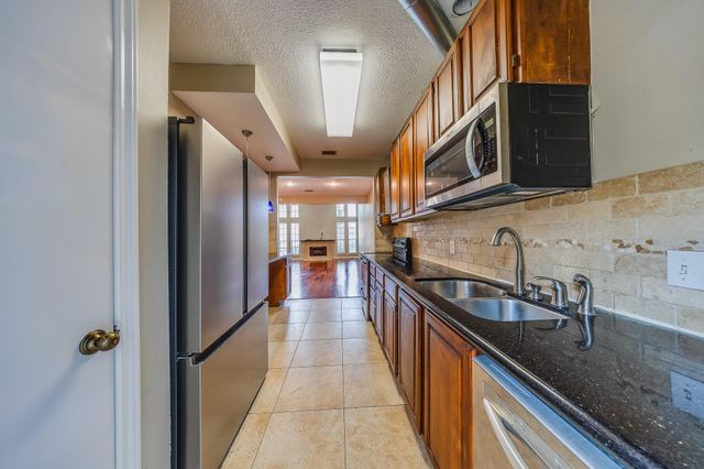 1018 Memorial Village Drive 124, Houston, TX 77024