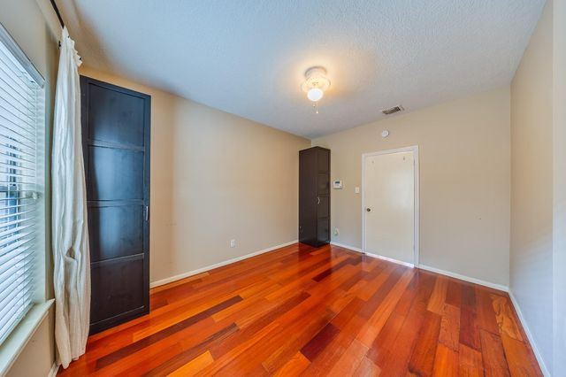 1018 Memorial Village Drive 124, Houston, TX 77024