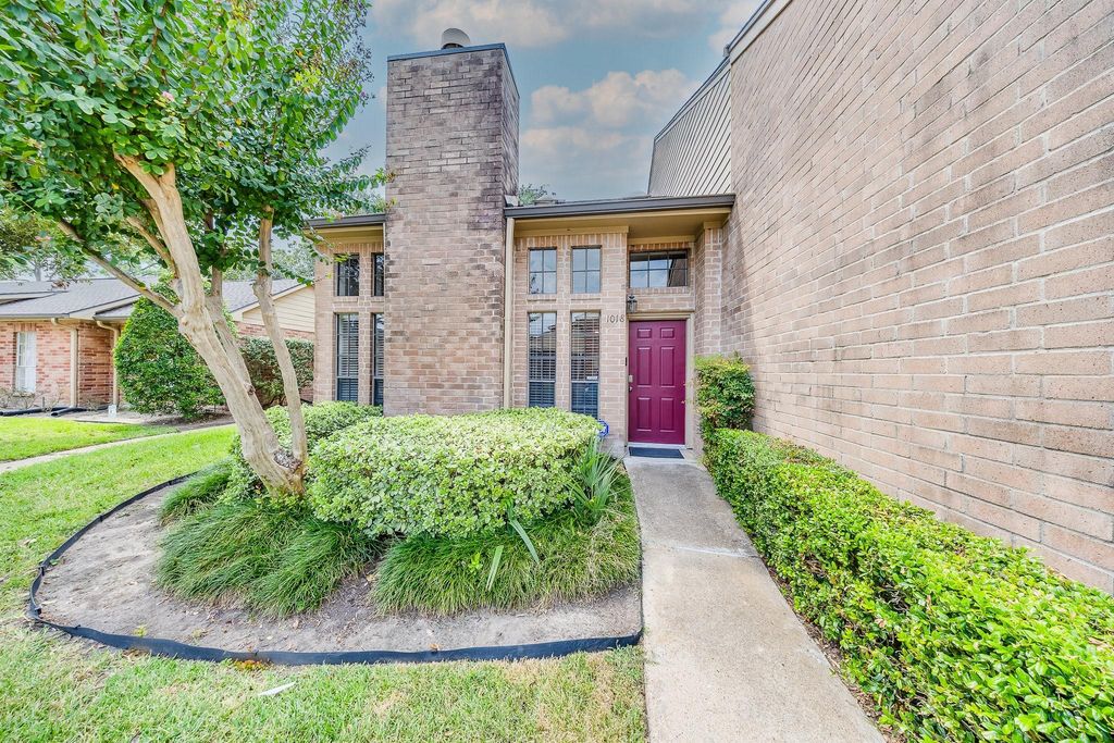 1018 Memorial Village Drive 124, Houston, TX 77024