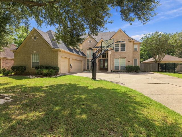 7610 Northwoods Drive, Sugar Land, TX 77479