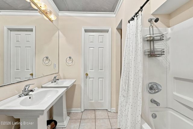 3013 Saint Dennis Ave, Louisville, KY 40216