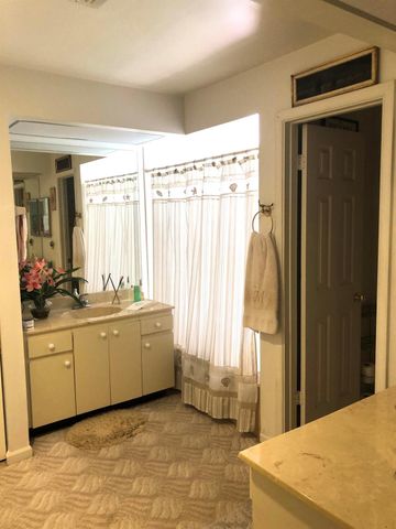 7 Lexington Lane, Palm Beach Gardens, FL 33418